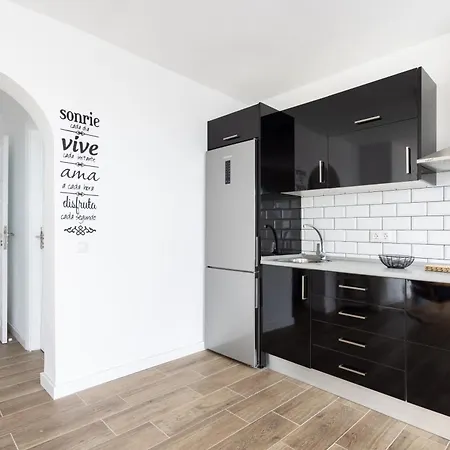 Home2book Stunning Apt Seaview & Pool, La Victoria 아파트 *